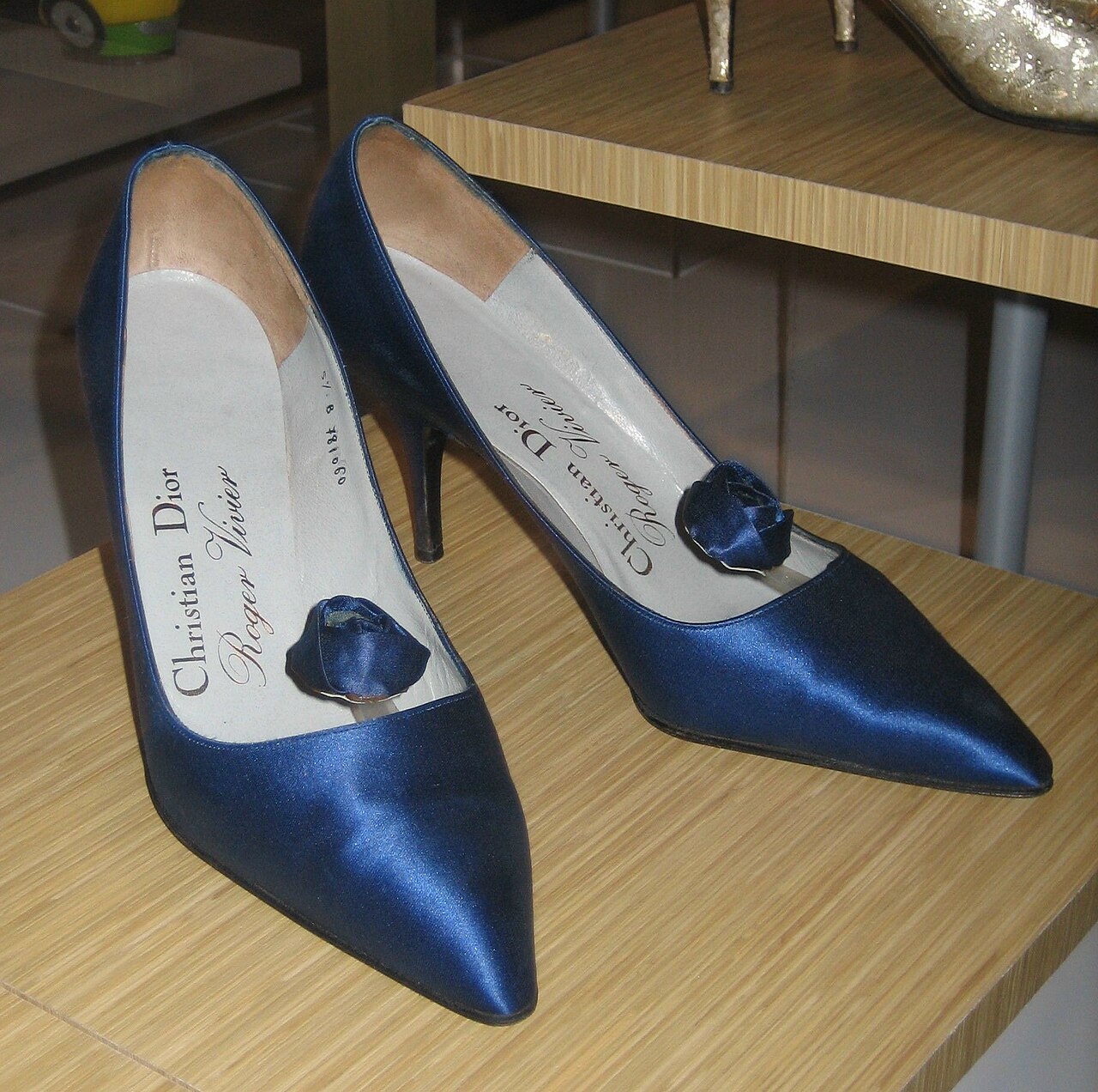 Identidade visual de Roger Vivier